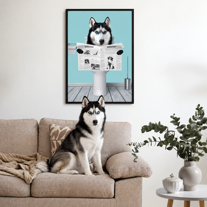 Poster di un cane che legge il giornale, in soggiorno sopra un divano. Cane seduto sul divano.