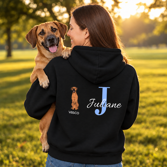 Felpa con cappuccio nera personalizzata con motivo di cane e iniziale "J" per Juliane.