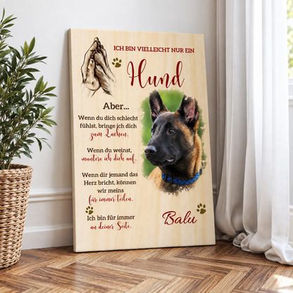 Tela personalizzata con foto di cane e testo emozionante. Superficie effetto legno con dettagli verdi.
