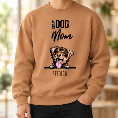 Felpa beige con la scritta "Crazy Dog Mom" e una figura di cane colorata.