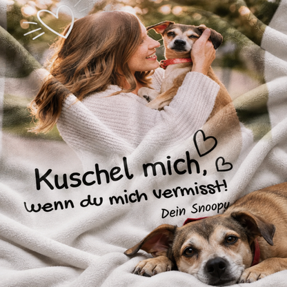 Coperta personalizzata in materiale morbido con design di animale e testo in colori delicati.