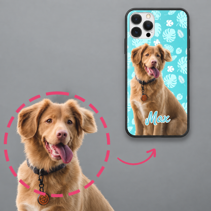 Cover per cellulare personalizzata con foto di un cane su motivo azzurro con il nome "Max".