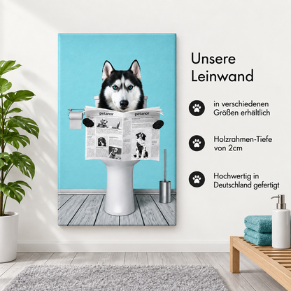 Tela personalizzata con un husky che legge il giornale in bagno, su sfondo blu.