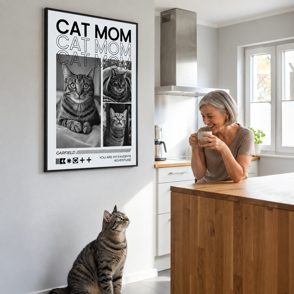 Poster personalizzati "Cat Mom" con foto di gatti in bianco e nero, cornice nera.