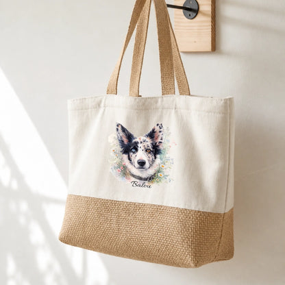 Borsa shopping beige con stampa ad acquerello di un cane e il nome “Balou”. Metà inferiore in iuta.