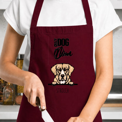 Grembiule bordeaux con stampa di un motivo di cane e il testo “Crazy Dog Dean”.