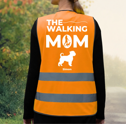 Gilet di sicurezza arancione personalizzato con strisce riflettenti, stampa “The Walking Mom” e motivo di cane.