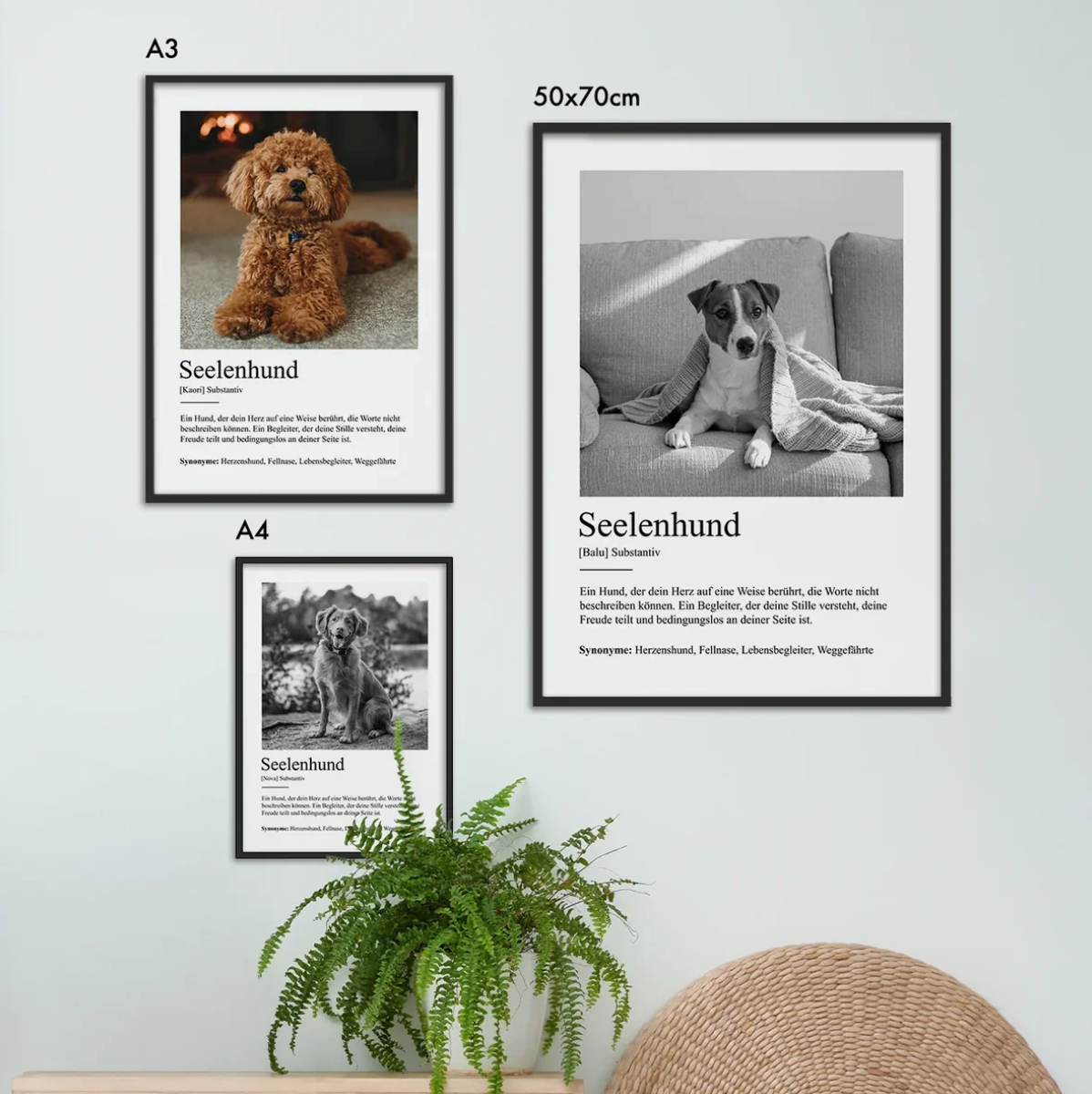 Tre poster personalizzati in bianco e nero sull'anima gemella animale con foto di cani e definizioni, incorniciati.