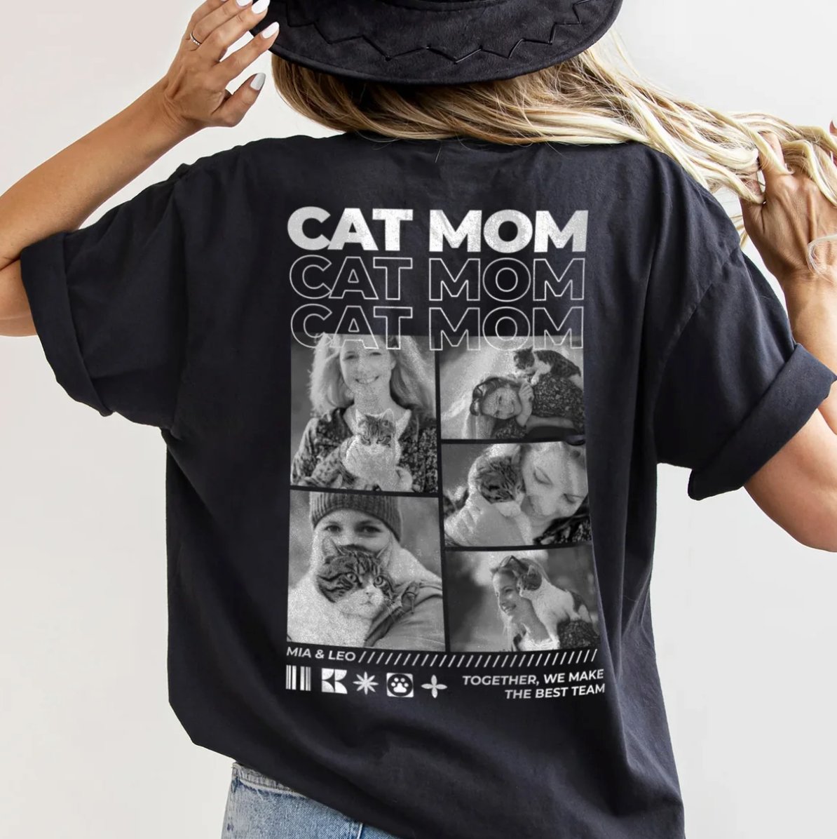 T-shirt nera con collage di foto e la scritta "Cat Mom" sul retro.
