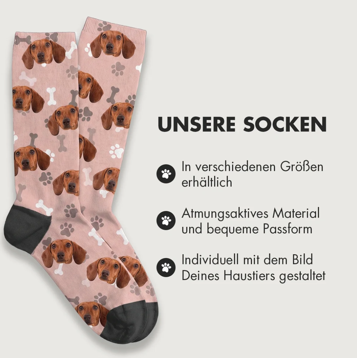 Calzini personalizzati con motivi di cani su sfondo rosa e polsino nero. Materiale traspirante.