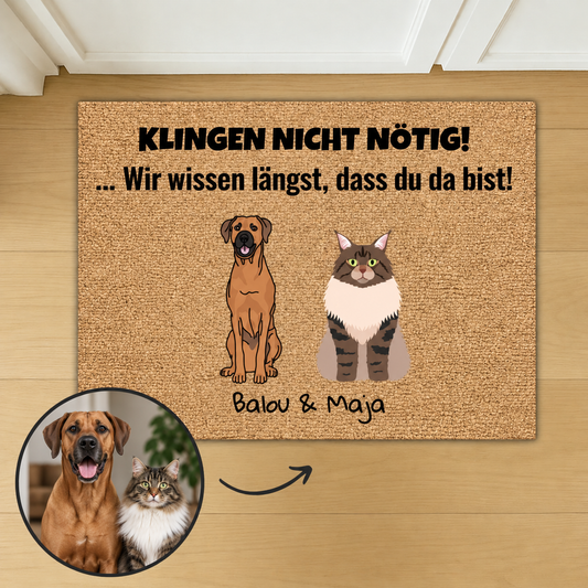 Zerbino in cocco personalizzato con disegni di cane e gatto, scritta: "Klingeln nicht nötig!"