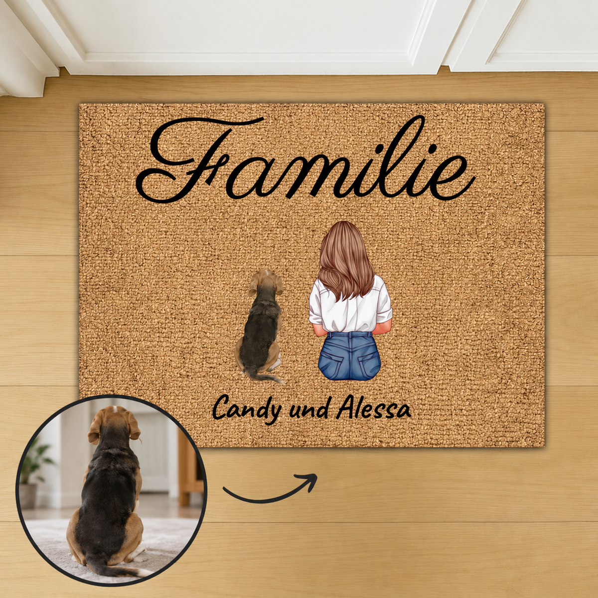 Zerbino in fibra di cocco personalizzato con la parola "Familie" e illustrazioni di una donna e un cane.