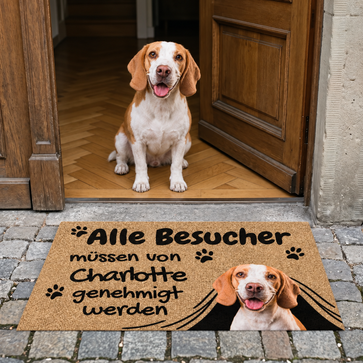 Zerbino personalizzato con il testo "Alle Besucher müssen von Charlotte genehmigt werden", con un cane.